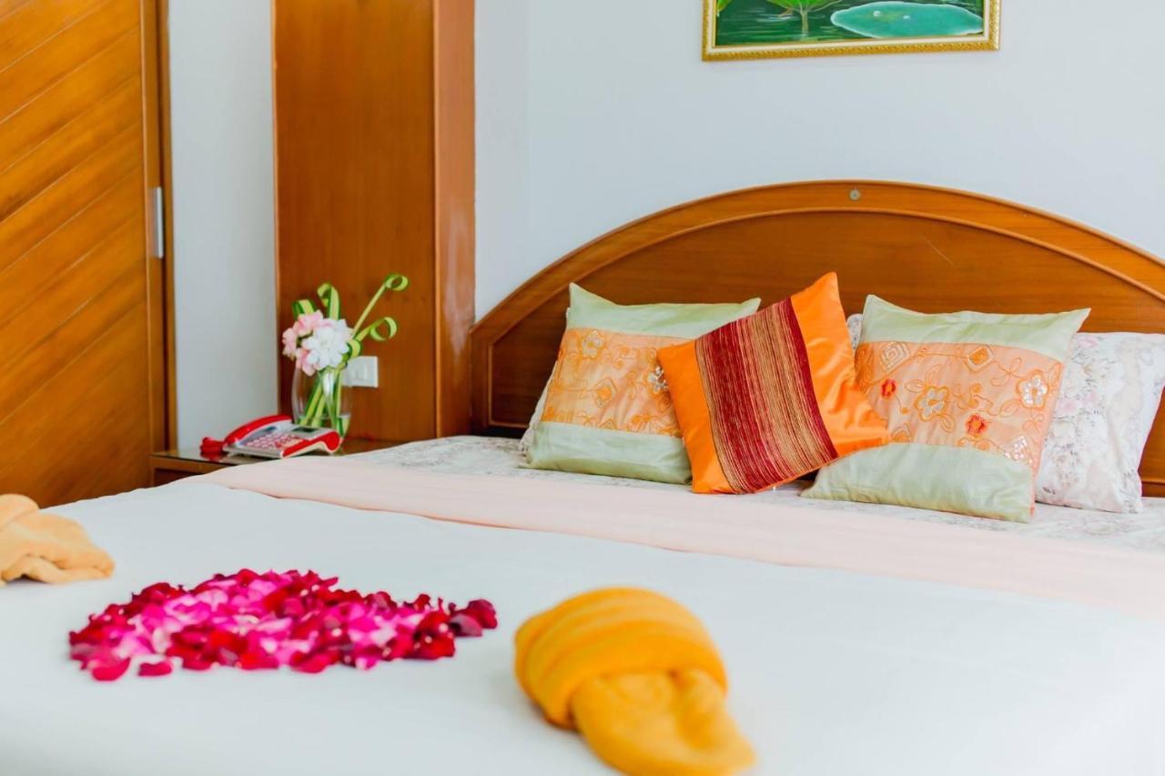 Rk Guesthouse Patong Esterno foto