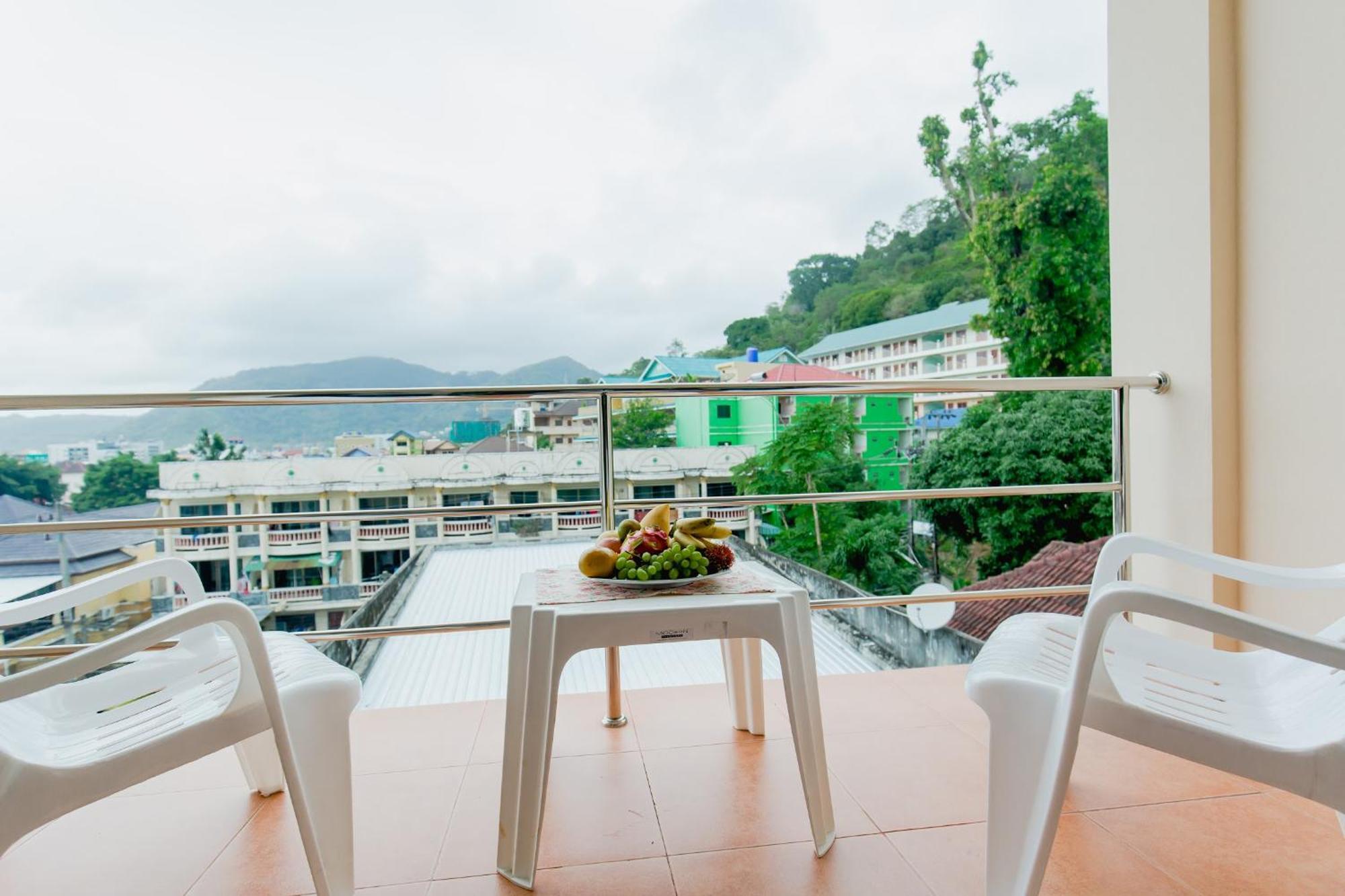 Rk Guesthouse Patong Esterno foto