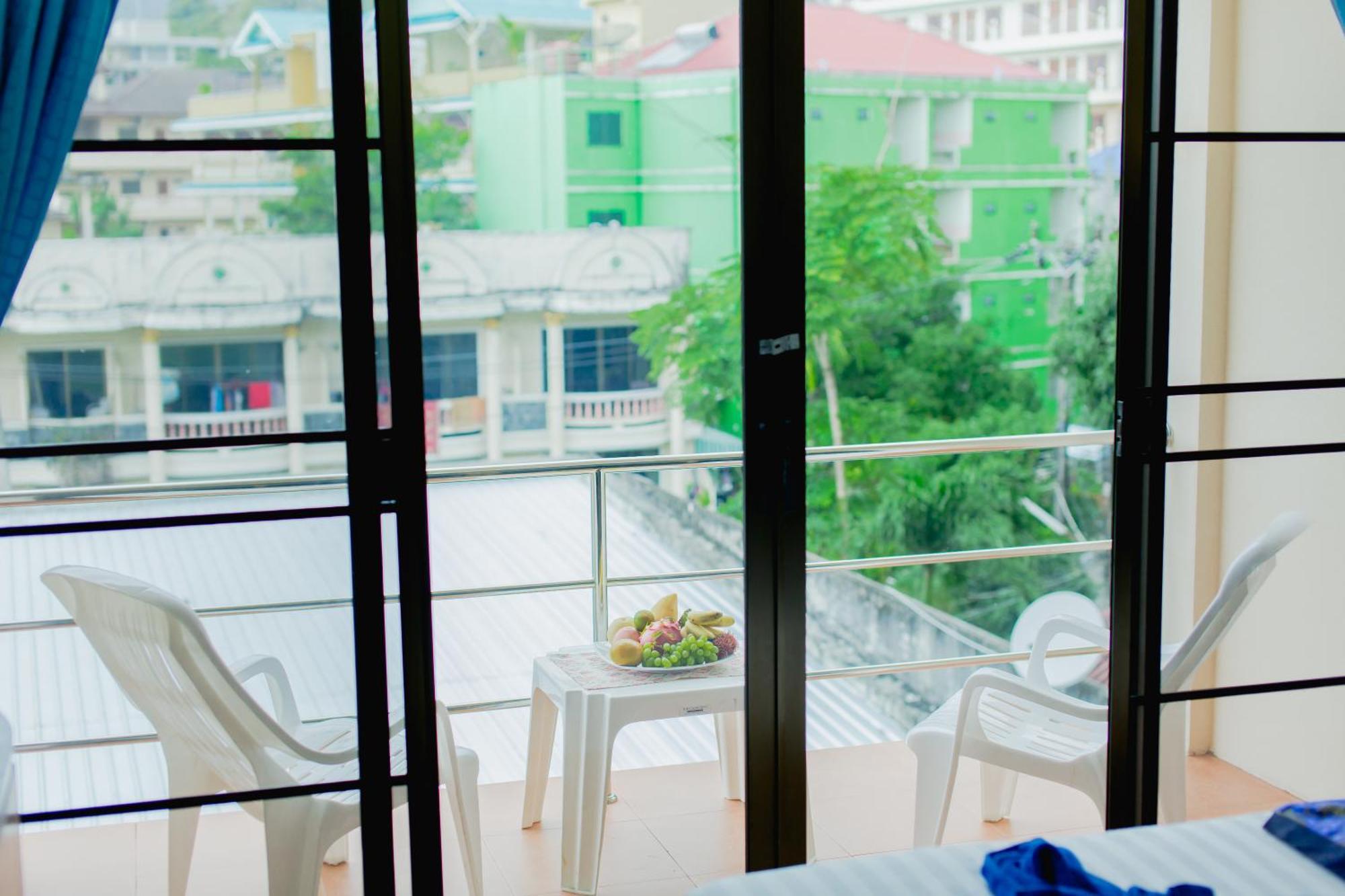 Rk Guesthouse Patong Esterno foto