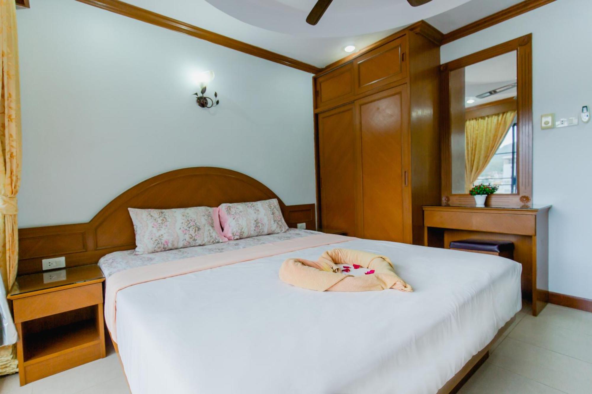Rk Guesthouse Patong Esterno foto