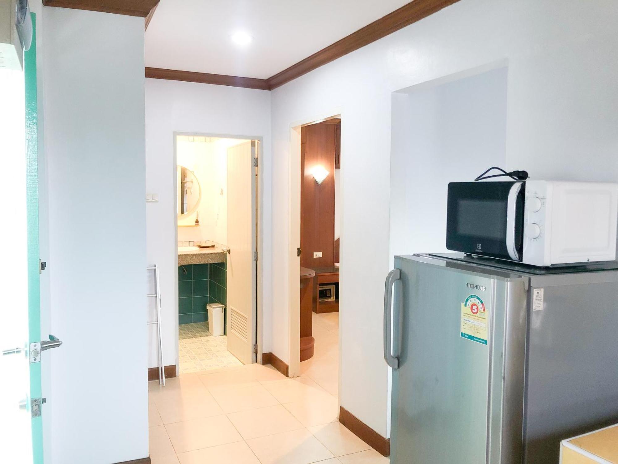 Rk Guesthouse Patong Esterno foto