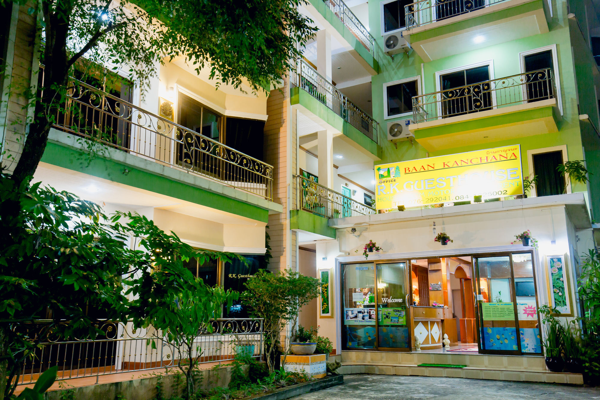 Rk Guesthouse Patong Esterno foto