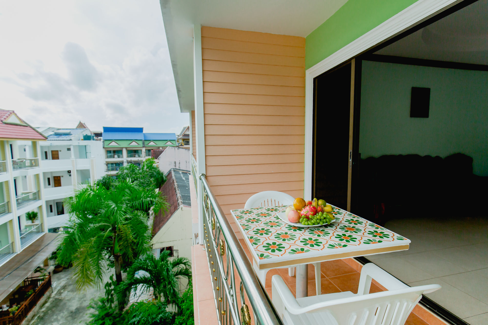 Rk Guesthouse Patong Esterno foto
